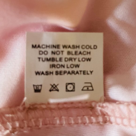 NWOT - Beautiful Pink Split Neck Half Sleeve Lace Panel Blouse - Picture 8 of 9